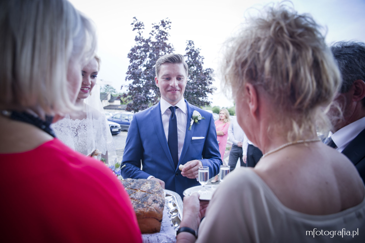 fotografia przywitania chlebem i solą